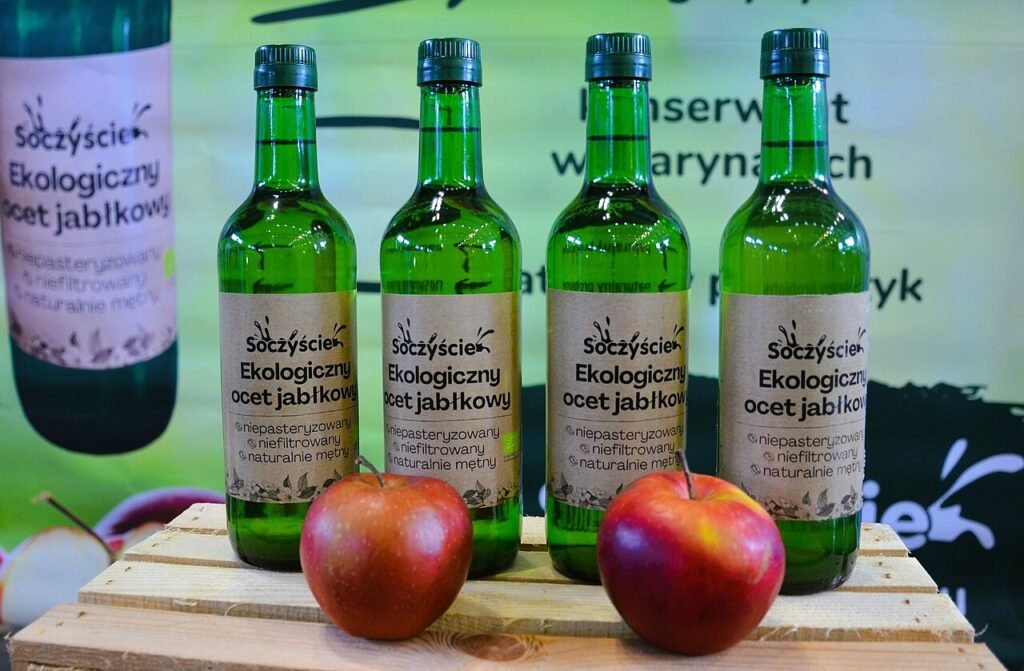 Bottle of apple cider vinegar for the apple cider vinegar drink